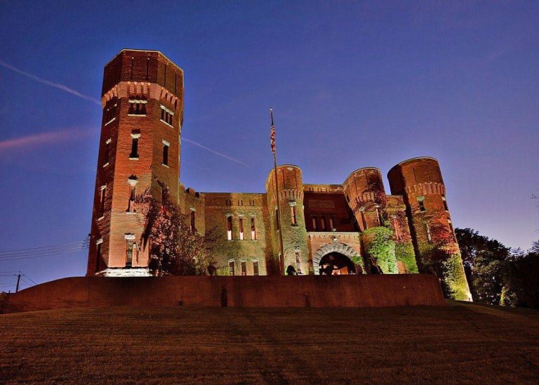 Amsterdam Castle New York 1