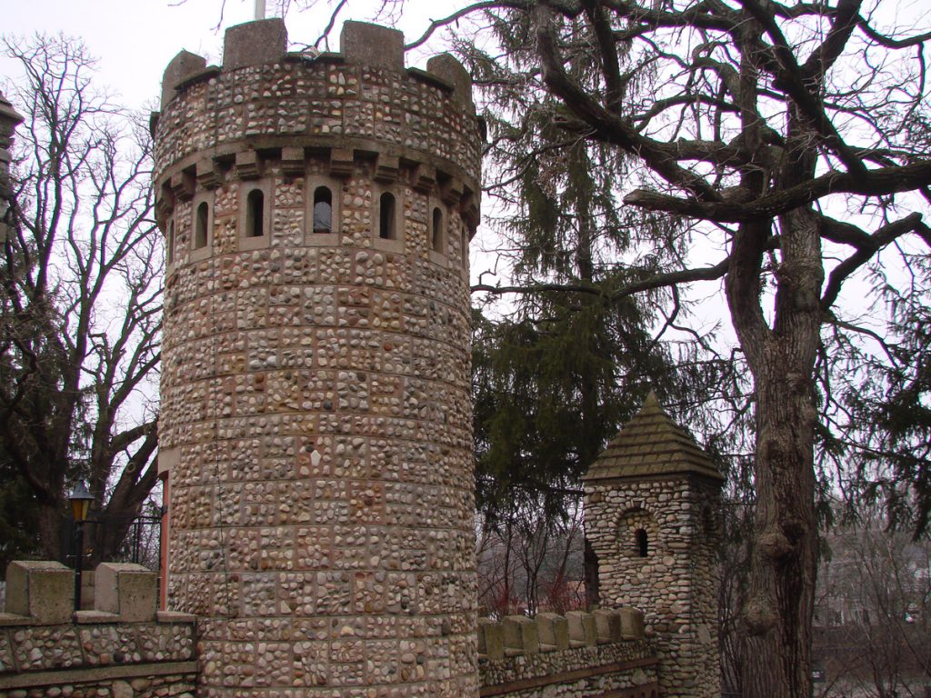 Bettendorf Castle Illinois 5