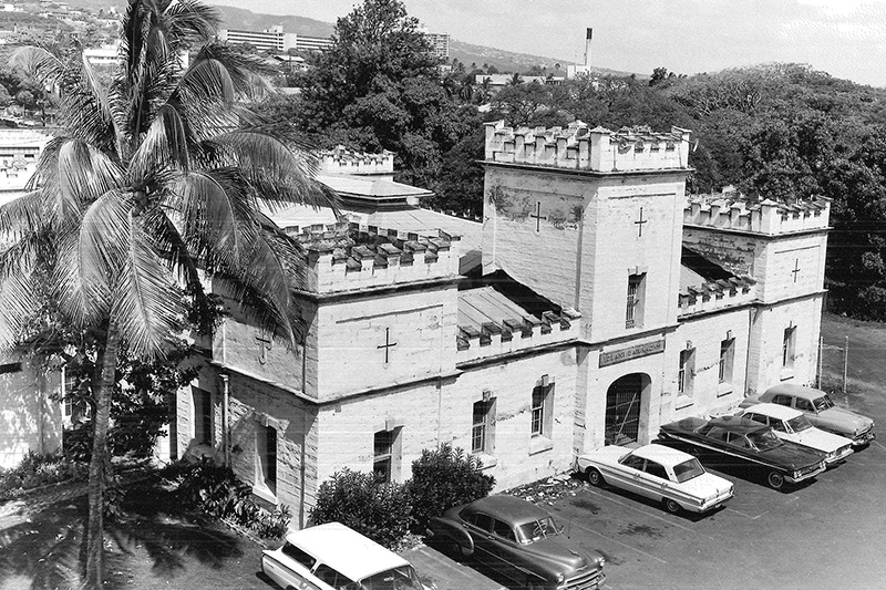Iolani Barracks - Hale Koa - Hawaii Castle 2