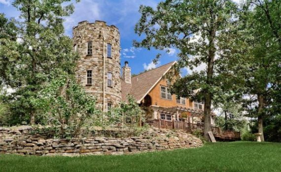 Stonehaven Castle Eureka Springs Arkansas thumb
