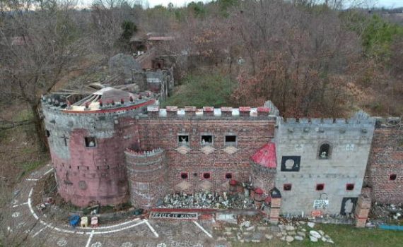 Greenback Castle Tennessee - aka Fortress of Faith sml