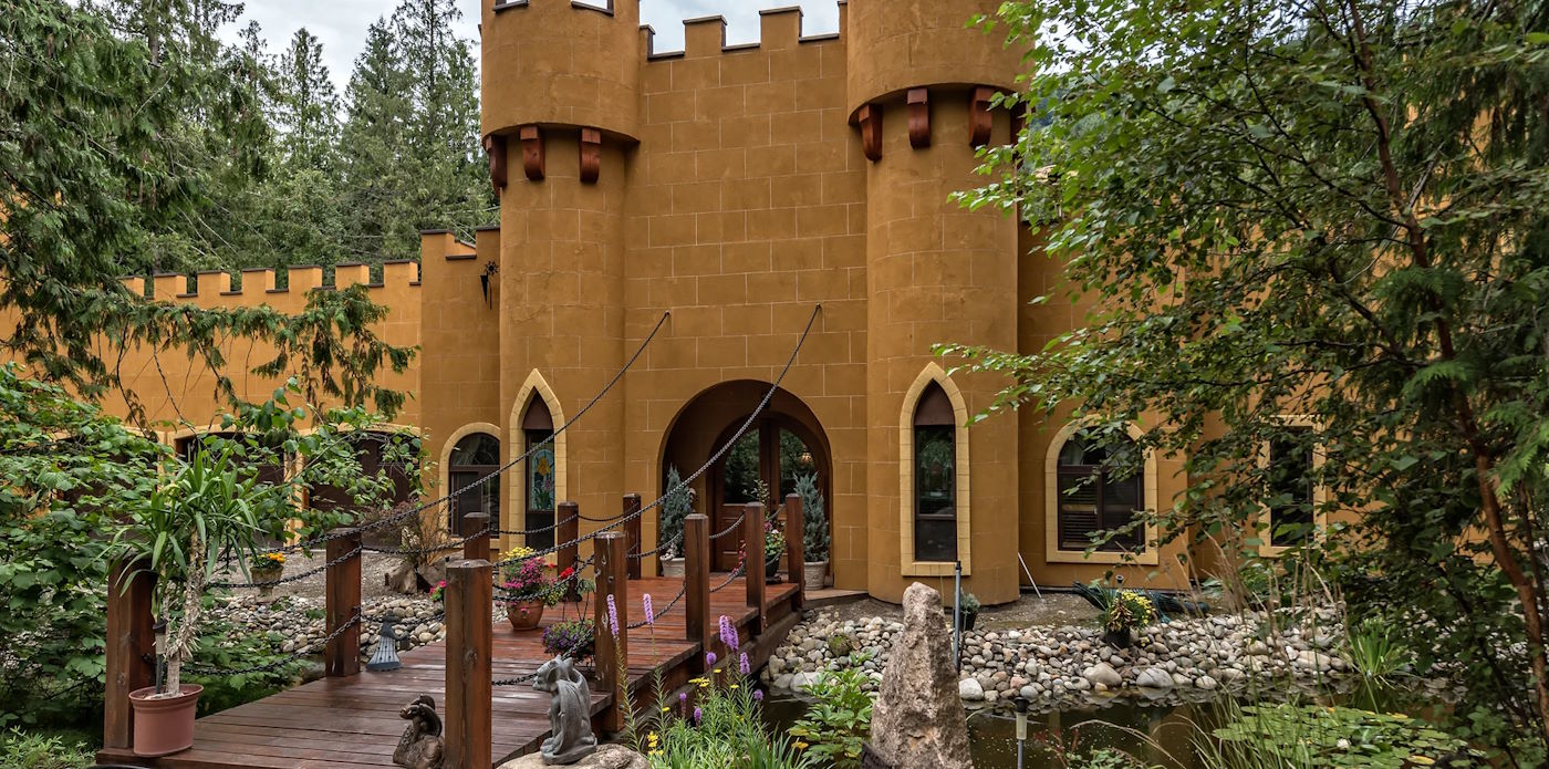 Monashee Castle Cherryville BC Canada 1